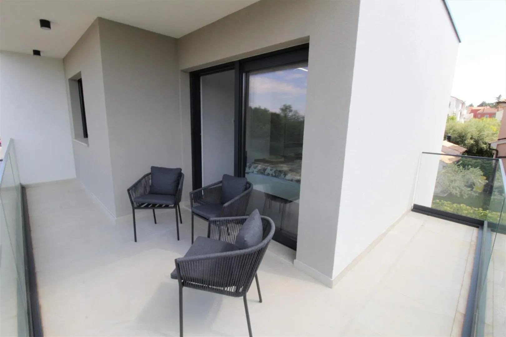 House Andrej, Entire Semi-Detached House With A Terrace, Parking, 400 M From Beach Bašanija 0*,