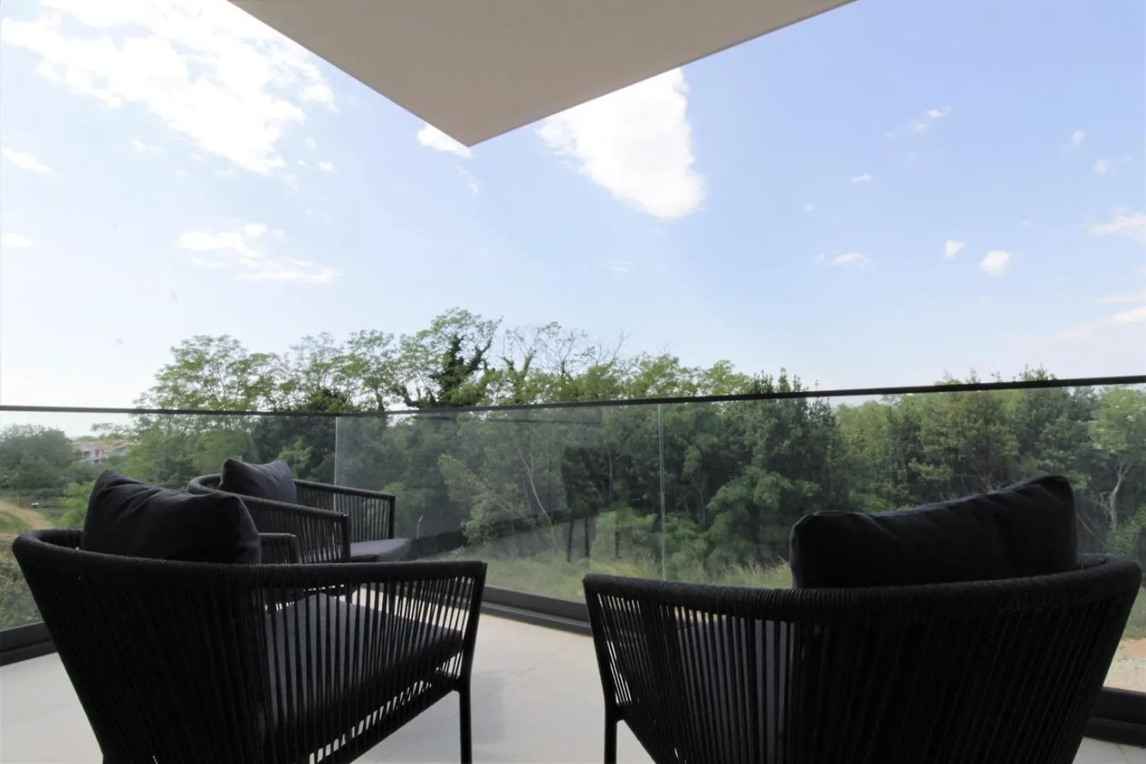 別荘 House Andrej, Entire Semi-Detached House With A Terrace, Parking, 400 M From Beach Bašanija